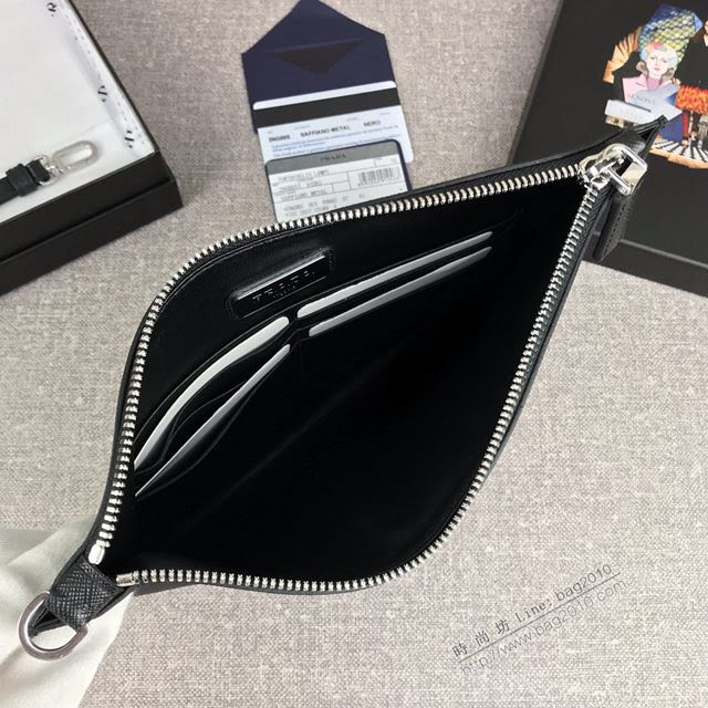 prada手包 普拉達十字紋牛皮手拿包 2NG005 PRADA限量版最新摩登態度系列手包  pyd2266